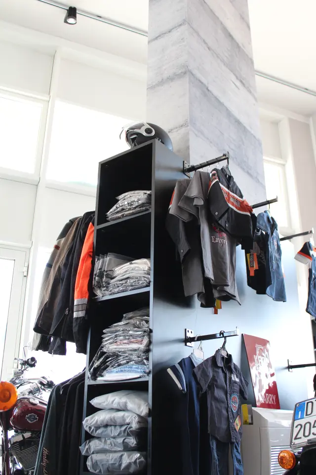 Raw Garage